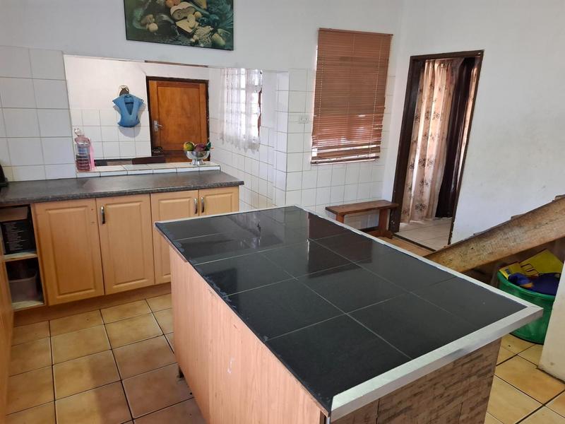 7 Bedroom Property for Sale in Riverton Western Cape